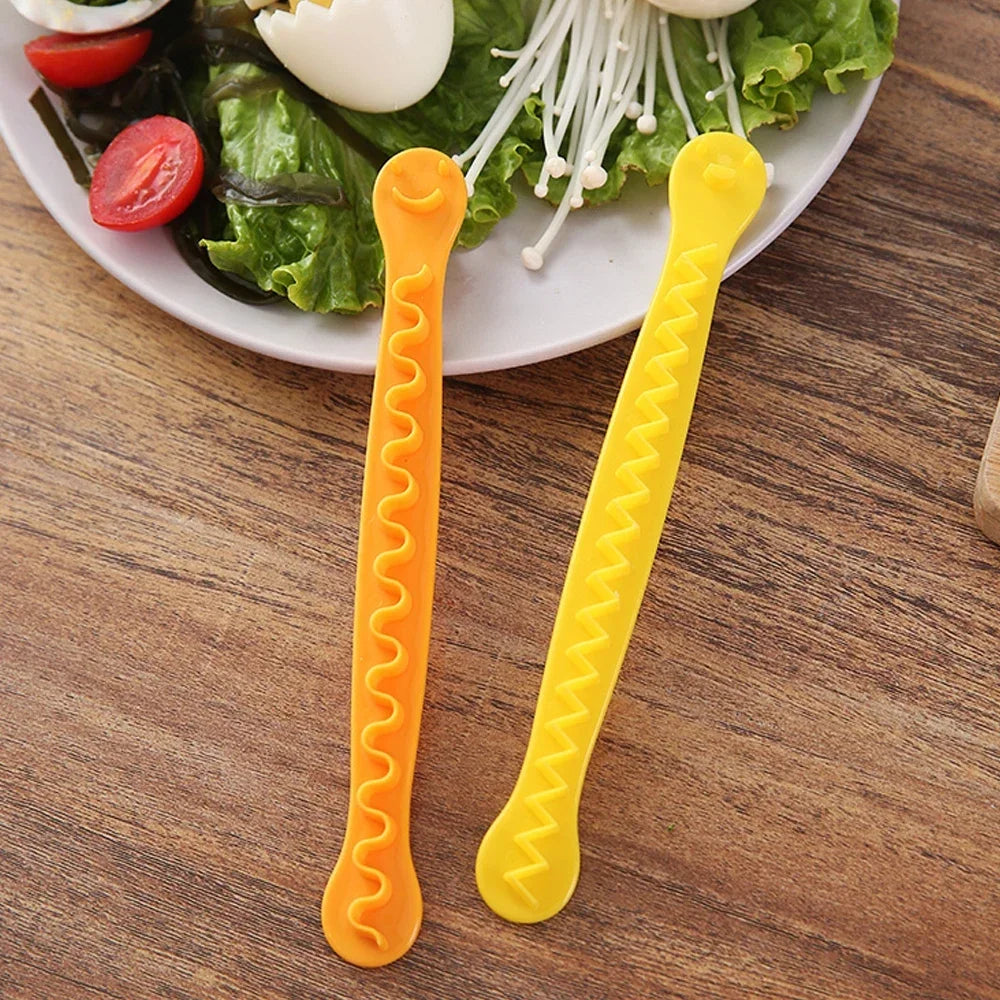 Household Kitchen Accessories - Creative Tools for Boiled Eggs, 2 Pcs Fancy Cut Eggs Cooked Eggs Cutter, Bento Cut Flower Shaper